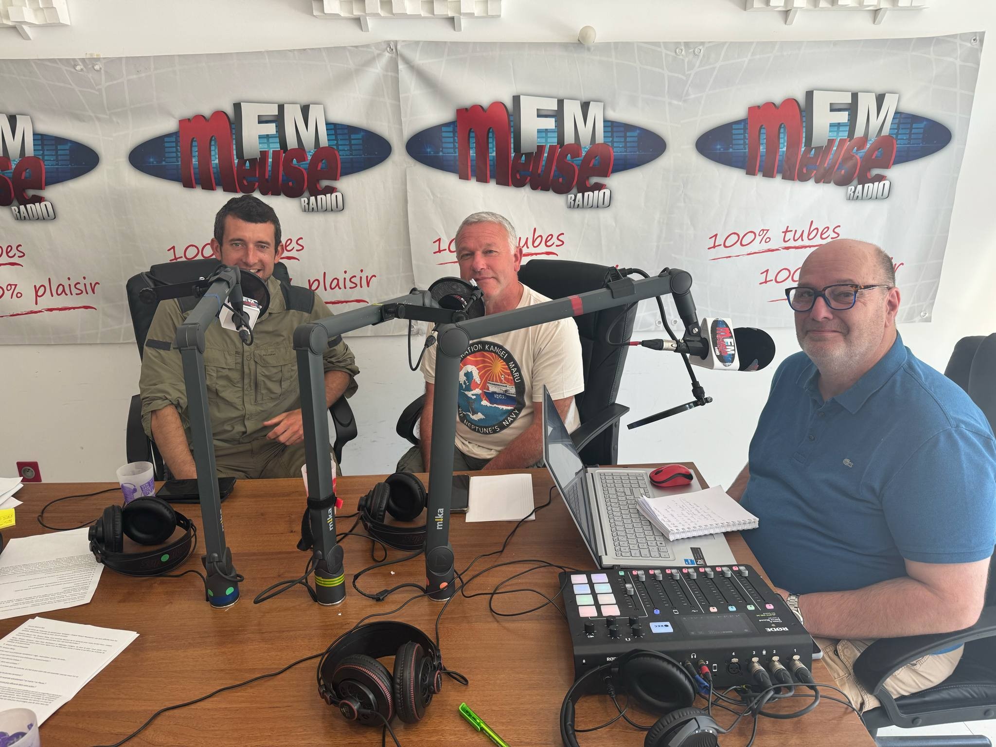 invites emission busard.jpg (499 KB)