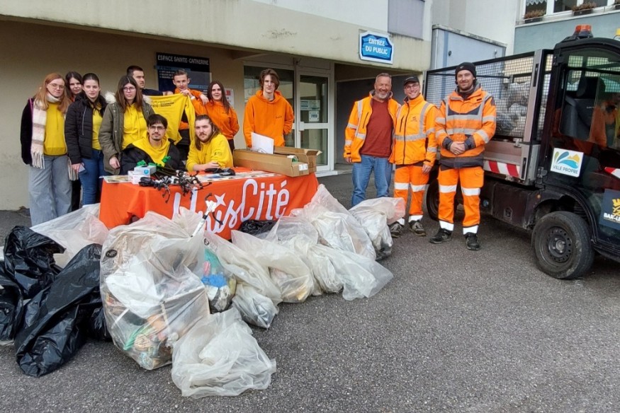 Unis Cité a organisé son Clean Up à Bar Le Duc
